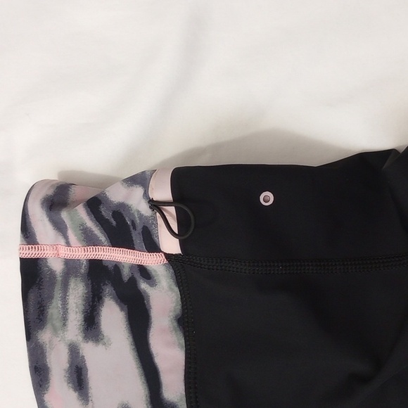 Lululemon Womens Crop Leggings Sz 6 Breezy Camo Black Capris Workout Athletic - Picture 7 of 10
